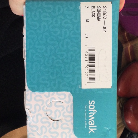 Softwalk black flats, worn once in like new condition. Size 7 - Picture 3 of 5